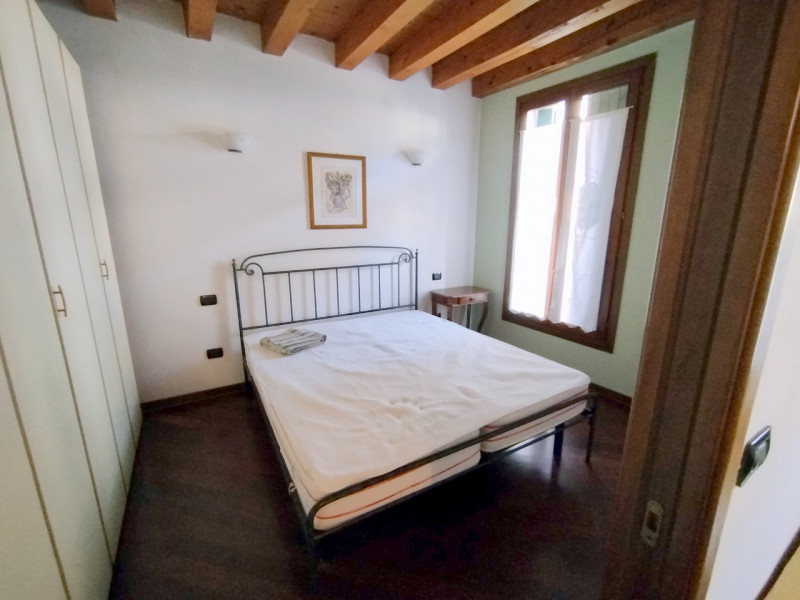 ELEGANTE MINI ARREDATO NEI PRESSI DI PRATO DELLA VALLE €.900 - rif.CL501A

Nel cuore del centro s...