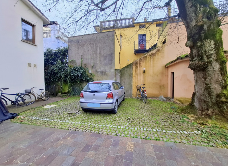 ELEGANTE MINI ARREDATO NEI PRESSI DI PRATO DELLA VALLE 

Nel cuore del centro storico di Padova, ...