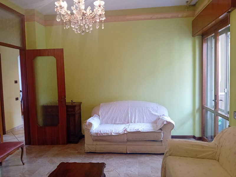 Nel cuore del quartiere di Villaggio del Sole, in un contesto residenziale tranquillo e ben servi...