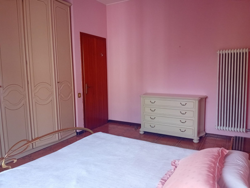 Nel cuore del quartiere di Villaggio del Sole, in un contesto residenziale tranquillo e ben servi...