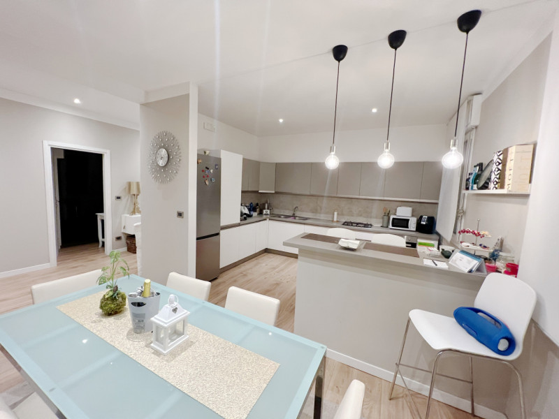 (Per INFO Cristina 3389226442). SPLENDIDA CASA SINGOLA SVILUPPATA TUTTA SU UNICO LIVELLO al piano...