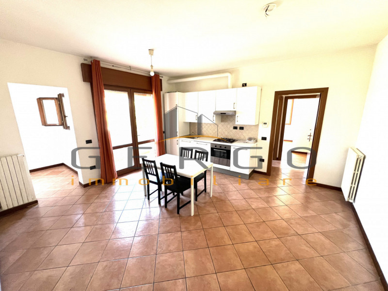 (Per INFO Cristina 3389226442) Situato a Terrassa Padovana, vicino a tutti i servizi, inserito in...