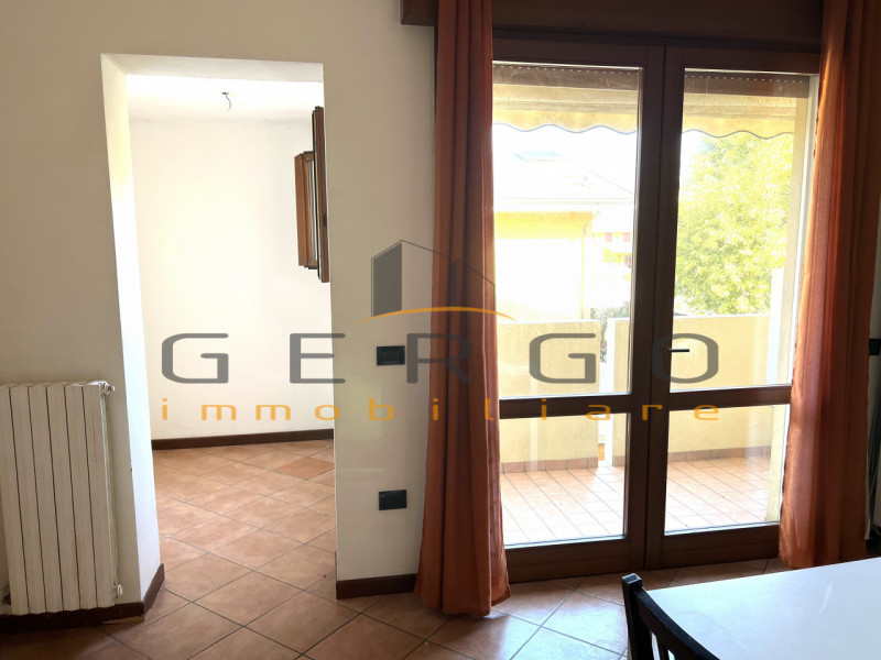 (Per INFO Cristina 3389226442) Situato a Terrassa Padovana, vicino a tutti i servizi, inserito in...