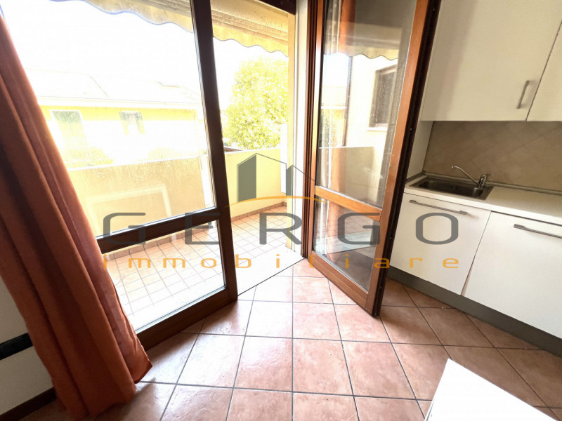 (Per INFO Cristina 3389226442) Situato a Terrassa Padovana, vicino a tutti i servizi, inserito in...