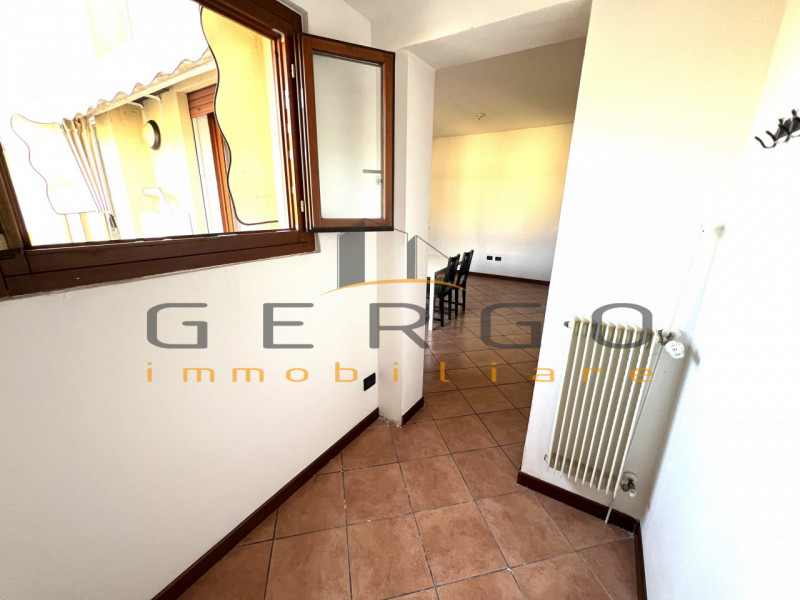 (Per INFO Cristina 3389226442) Situato a Terrassa Padovana, vicino a tutti i servizi, inserito in...