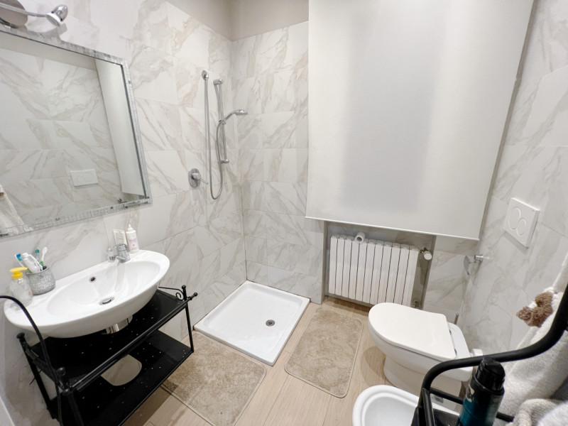 (Per INFO Cristina 3389226442). SPLENDIDA CASA SINGOLA SVILUPPATA TUTTA SU UNICO LIVELLO al piano...