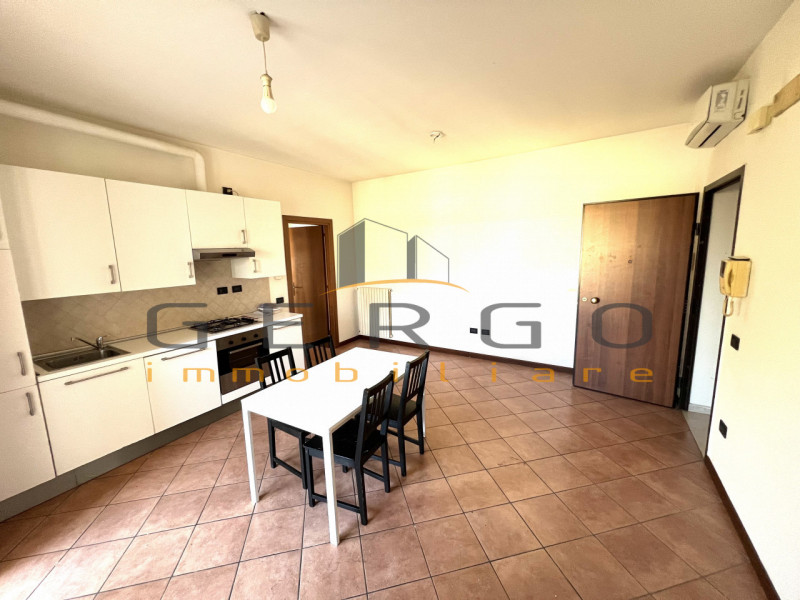 (Per INFO Cristina 3389226442) Situato a Terrassa Padovana, vicino a tutti i servizi, inserito in...