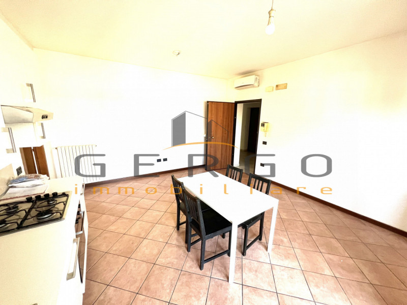 (Per INFO Cristina 3389226442) Situato a Terrassa Padovana, vicino a tutti i servizi, inserito in...