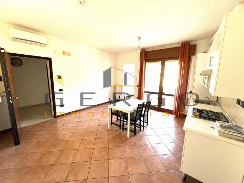 (Per INFO Cristina 3389226442) Situato a Terrassa Padovana, vicino a tutti i servizi, inserito in...