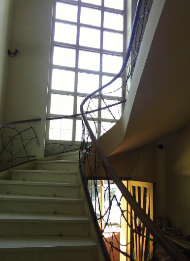 Rif. A.A.300-231

Vendita all'asta - appartamento al piano 1° con autorimessa in data 14 aprile 2...