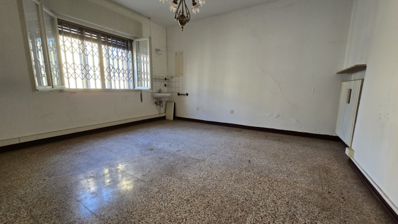 Nel cuore del centro storico di Este, a pochi passi dalla piazza principale e comodo a tutti i se...