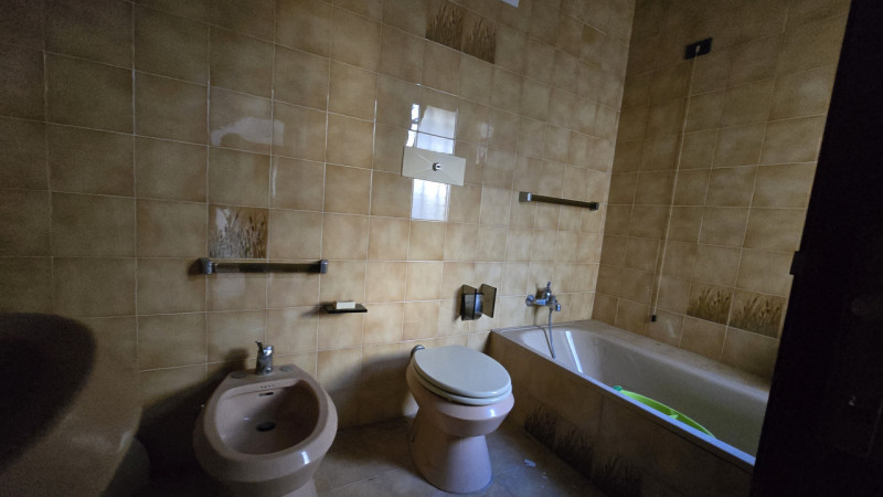 Nel cuore del centro storico di Este, a pochi passi dalla piazza principale e comodo a tutti i se...