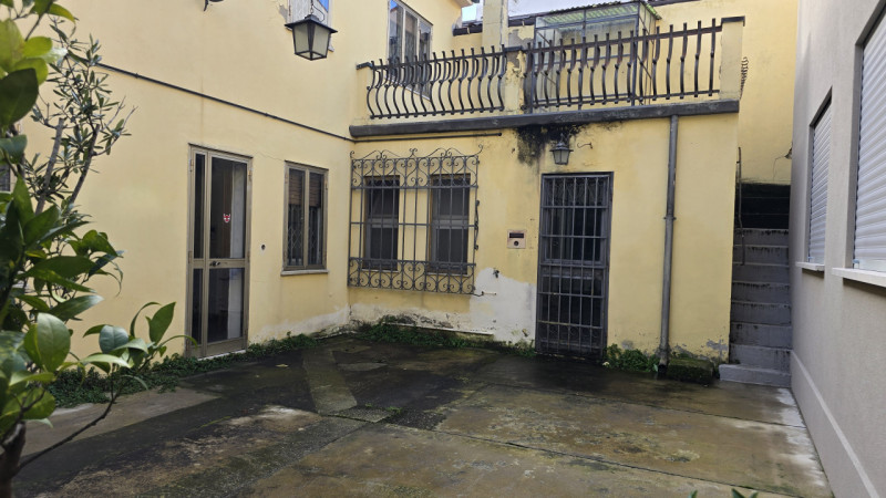 Nel cuore del centro storico di Este, a pochi passi dalla piazza principale e comodo a tutti i se...