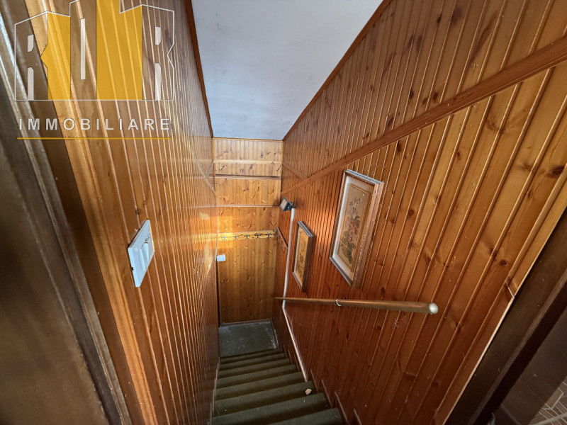 Proponiamo in vendita Esclusiva porzione di fabbricato accostato con 2.000 mq di terreno. La casa...