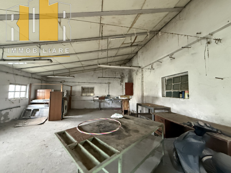 Proponiamo in vendita Esclusiva porzione di fabbricato accostato con 2.000 mq di terreno. La casa...