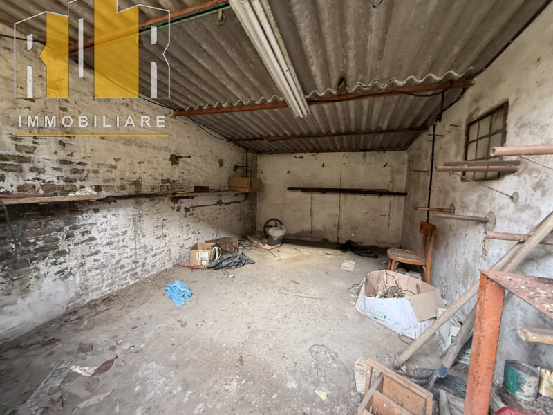 Proponiamo in vendita Esclusiva porzione di fabbricato accostato con 2.000 mq di terreno. La casa...