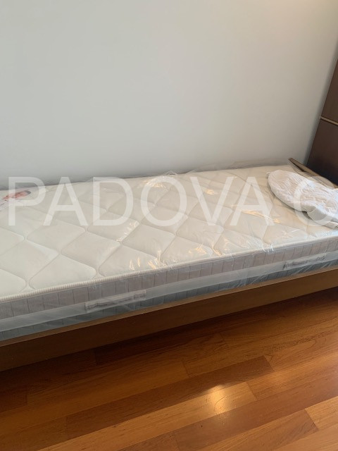 Scopri questo splendido appartamento situato nel prestigioso contesto di Corso Milano a Padova. Q...