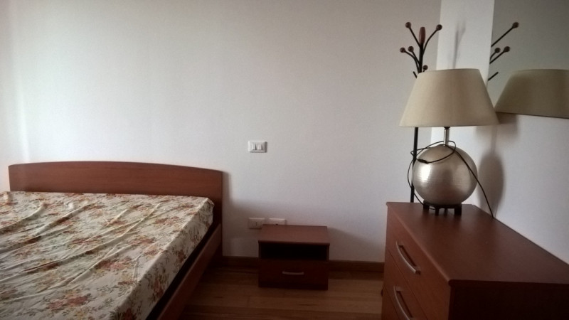 Scopri questo incantevole appartamento bilocale in vendita, situato nella tranquilla zona di Case...