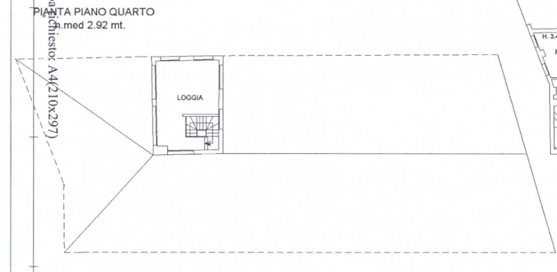 Nel cuore del Centro Storico di Vicenza proponiamo in vendita un elegante appartamento di prestig...