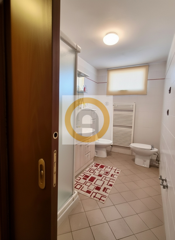 Se stai cercando una casa ideale per la tua famiglia, con ampi spazi e un grande giardino dove po...