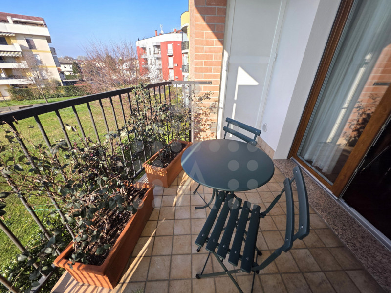 Nel cuore di Mestrino: luminoso appartamento con ascensore in una delle zone più richieste

Se st...