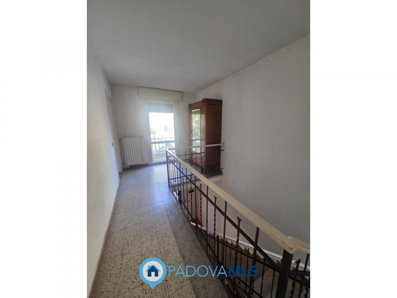 Immobile in esclusiva al Gruppo Padova MLS
PADOVA in quartiere ARCELLA/SAN LORENZO, zona residenz...