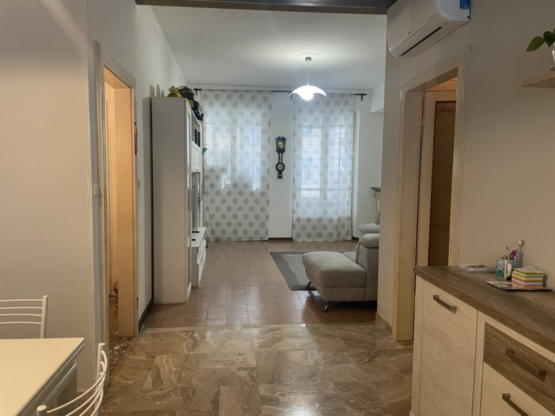 Nel cuore di Santa Bertilla, a pochi minuti dal centro storico e comodo a tutti i servizi, propon...