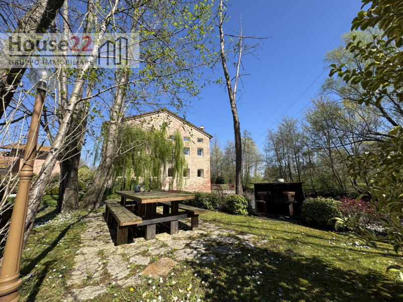 A soli 15 minuti da VICENZA. Il Privilegio dell'Acqua: STORICO MULINO del 500 con Parco Naturale ...