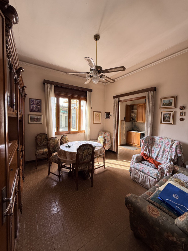 Nel cuore del quartiere residenziale di Camin, a pochi minuti dal centro di Padova e comodo alle ...