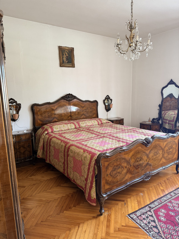 Nel cuore del quartiere residenziale di Camin, a pochi minuti dal centro di Padova e comodo alle ...