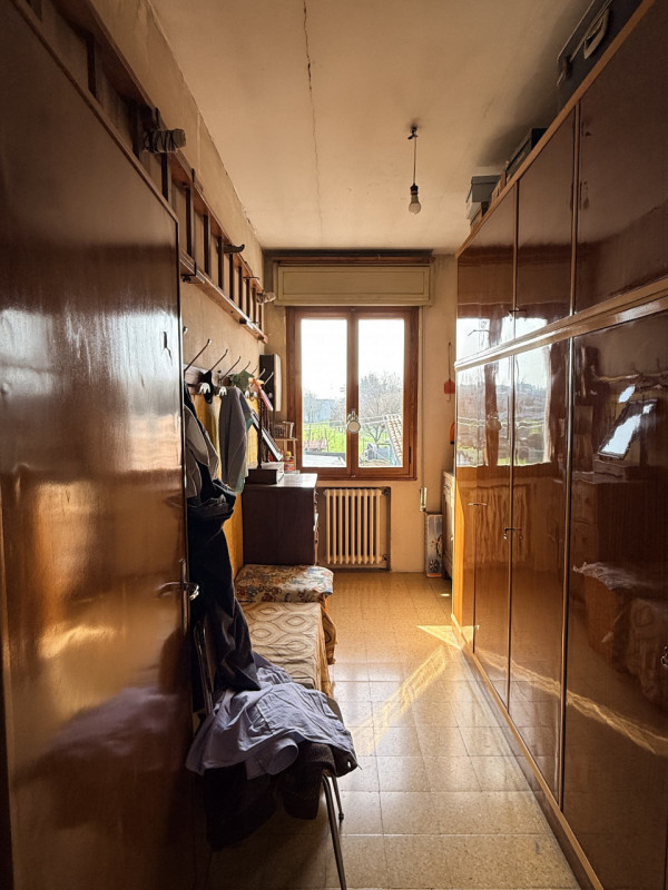 Nel cuore del quartiere residenziale di Camin, a pochi minuti dal centro di Padova e comodo alle ...