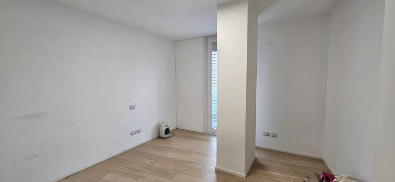 Riferimento per l'agenzia VR0999 PADOVA Largo Europa. Proponiamo in vendita un elegante appartame...