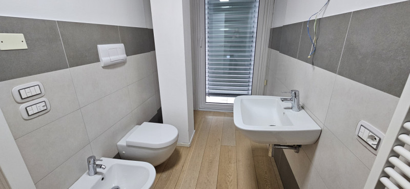 Riferimento per l'agenzia VR0999 PADOVA Largo Europa. Proponiamo in vendita un elegante appartame...