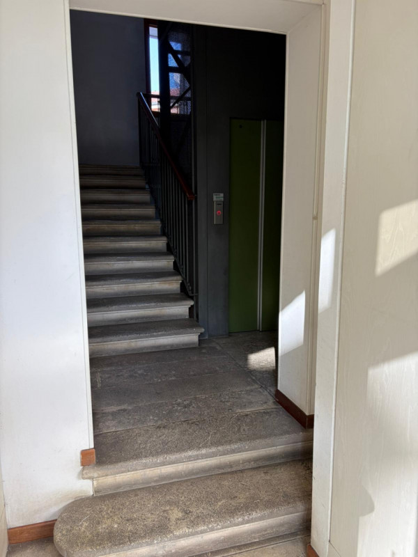 UBICAZIONE E CONTESTO

Nel cuore di Vicenza, proponiamo un appartamento situato al secondo piano ...