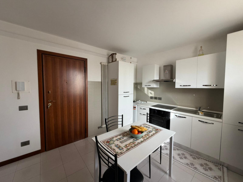 UBICAZIONE E CONTESTO

Nel cuore di Vicenza, proponiamo un appartamento situato al secondo piano ...