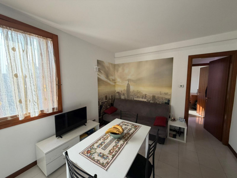 UBICAZIONE E CONTESTO

Nel cuore di Vicenza, proponiamo un appartamento situato al secondo piano ...