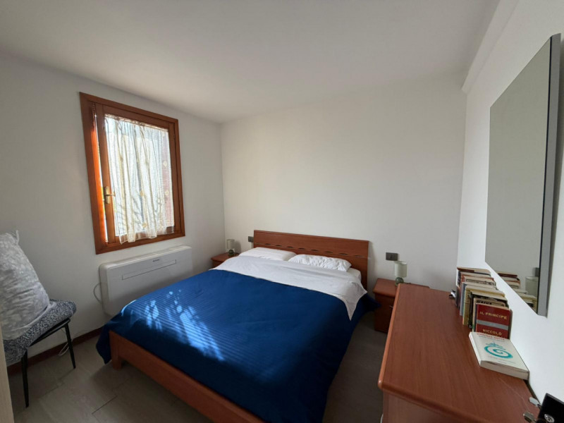 UBICAZIONE E CONTESTO

Nel cuore di Vicenza, proponiamo un appartamento situato al secondo piano ...