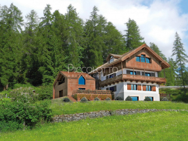 Rif. V4662 A1 - A Cortina d'Ampezzo, in una delle zone più soleggiate e panoramiche in località R...