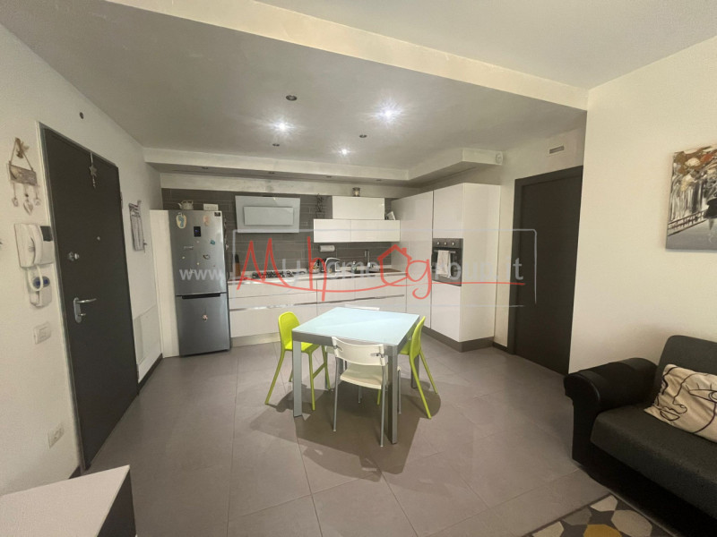 TENCAROLA - (Rif.A914-S) Proponiamo in vendita un moderno e recente appartamento trilocale in cla...