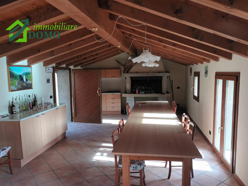 San Antonio Del Pasubio: Casa  in Vendita con Vista Panoramica -" Un'Occasione Unica!" Per info 0...