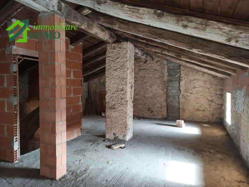 San Antonio Del Pasubio: Casa  in Vendita con Vista Panoramica -" Un'Occasione Unica!" Per info 0...