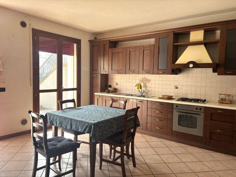 In un tranquillo quartiere residenziale di Mestrino, immerso nel verde e allo stesso tempo a poch...