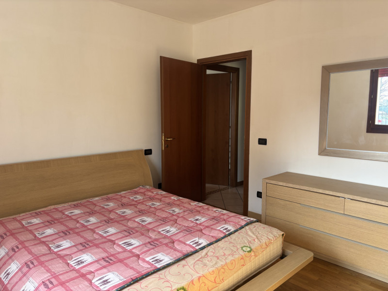 In un tranquillo quartiere residenziale di Mestrino, immerso nel verde e allo stesso tempo a poch...