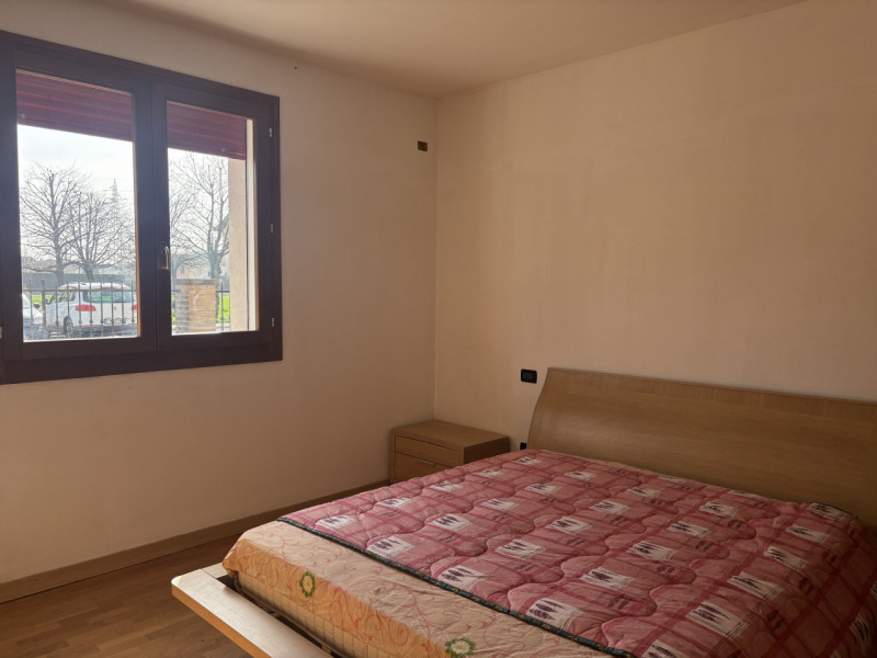 In un tranquillo quartiere residenziale di Mestrino, immerso nel verde e allo stesso tempo a poch...