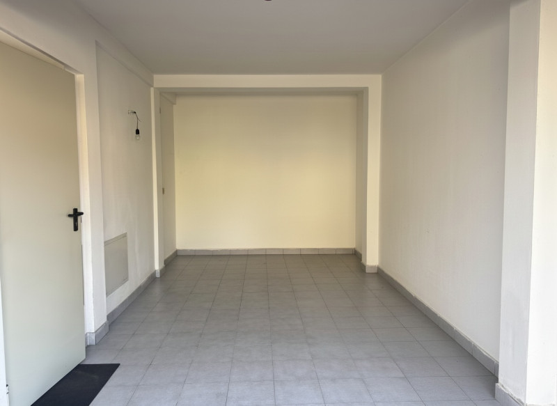 In un tranquillo quartiere residenziale di Mestrino, immerso nel verde e allo stesso tempo a poch...