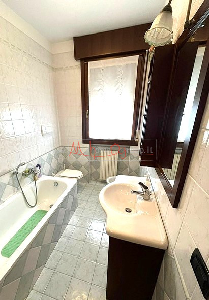 SELVAZZANO - (Rif.A222-s) - Proponiamo un recente appartamento in pieno centro a Selvazzano Dentr...