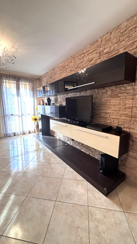 Arcobaleno Immobiliare ti presenta questo accogliente trilocale con ingresso indipendente, situat...