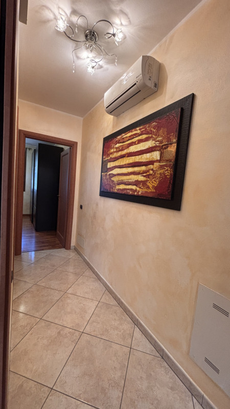 Arcobaleno Immobiliare ti presenta questo accogliente trilocale con ingresso indipendente, situat...