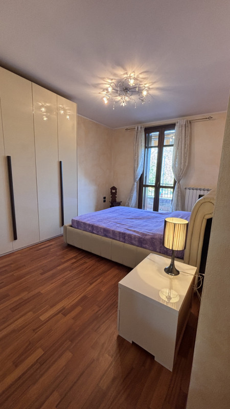 Arcobaleno Immobiliare ti presenta questo accogliente trilocale con ingresso indipendente, situat...