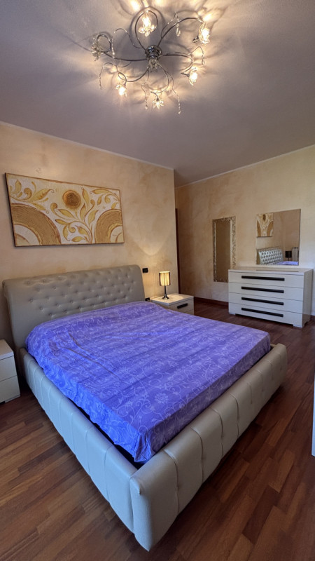 Arcobaleno Immobiliare ti presenta questo accogliente trilocale con ingresso indipendente, situat...